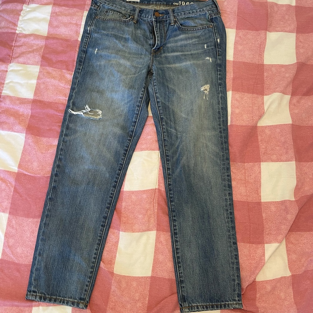 Gap “sexy Boyfriend” jeans size 28